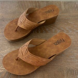 Great Condition Flojos Platform Sandals